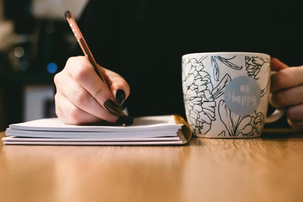 writing workspace-d30aa5e466364591b18e97ee71cd0be1.jpg writing workspace